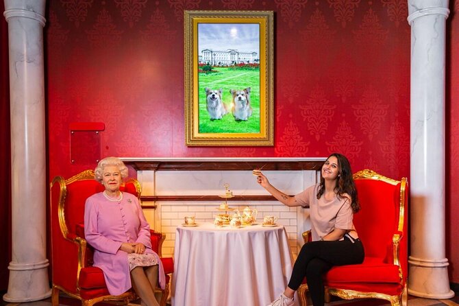 Madame Tussauds Dubai - Exclusive Fame Experience With Transfer - Selecting Date and Number of Travelers