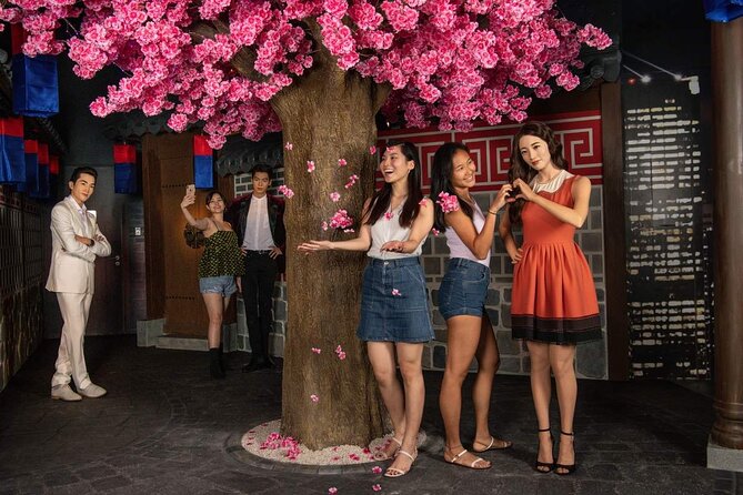 Madame Tussauds Singapore Ticket - Duration and Admission