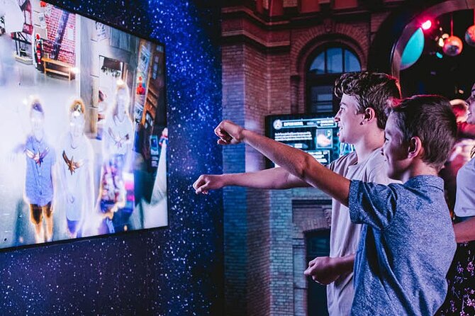 Madame Tussauds Sydney Entrance Ticket - Entrance Experience and Interactive Features