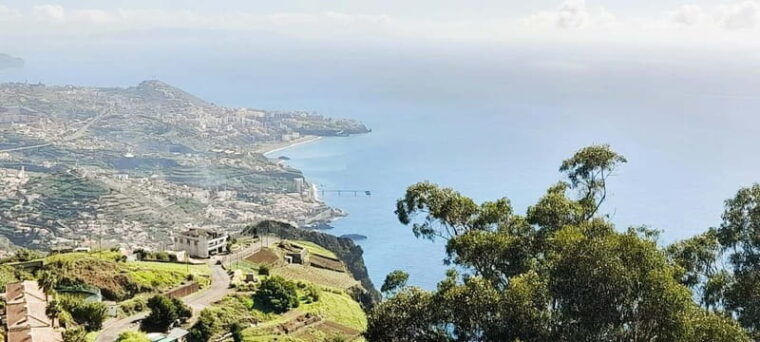 Madeira: Câmara de Lobos and Cabo Girão:Unforgettable adventure 4*4:duration3,5h - FAQs