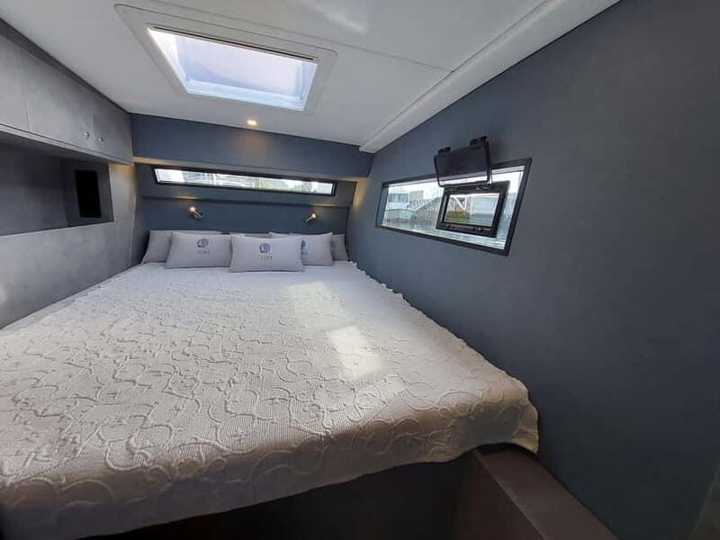 Madeira: Exclusive Luxury Sunset Cruise - Included & Extra Comforts