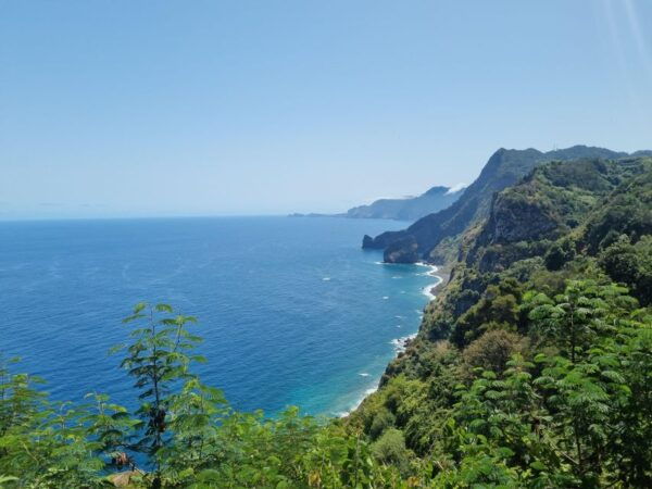 Madeira : Santana, Pico Arieiro, Walk Full Day 4x4 Jeep Tour - Itinerary Highlights