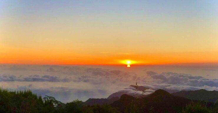 Madeira: Shuttle for Sunrise Hike at Pico Do Arieiro - Experience