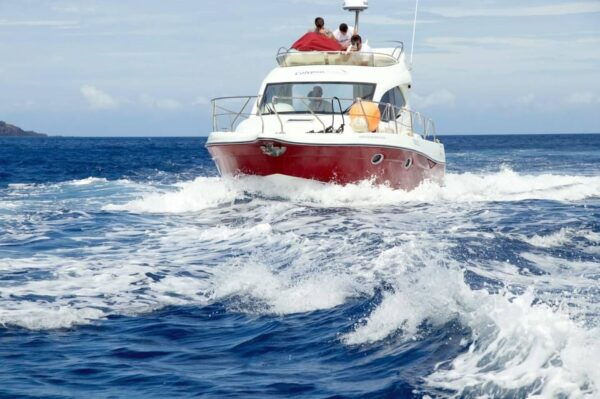 Madeira: Sunset Boat Trip - Onboard Amenities
