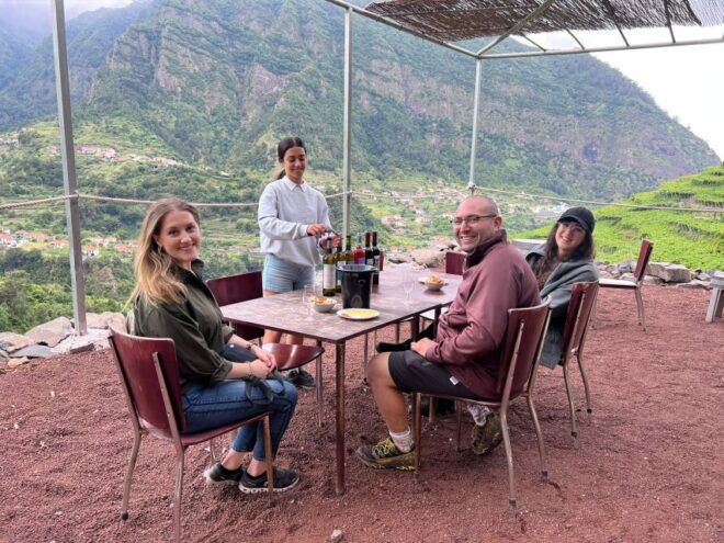 Madeira: Wine Tasting Guided Tour, Jeep Safari, & Viewpoints - Wine Tasting at Quinta Do Barbusano
