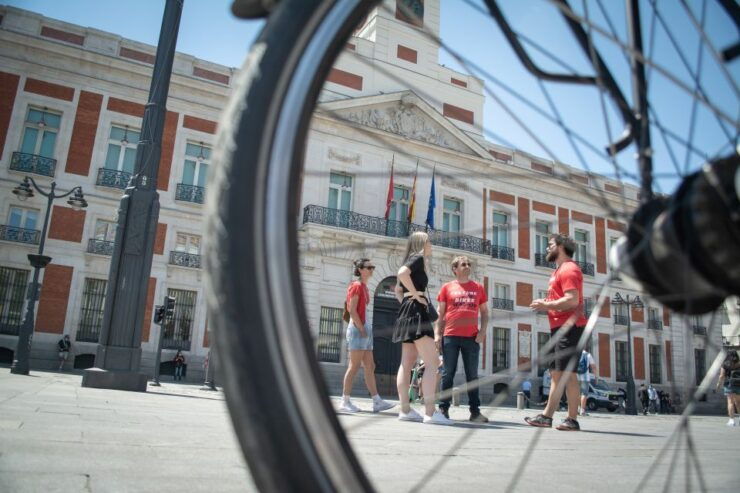 Madrid: 3-Hour Highlights Bike Tour (with E-bike Option) - Language Options