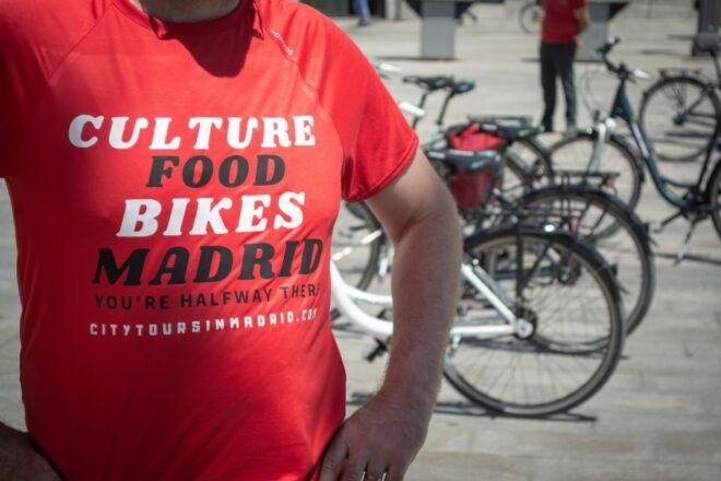 Madrid: 3-Hour Highlights Bike Tour (with E-bike Option) - Tour Experience