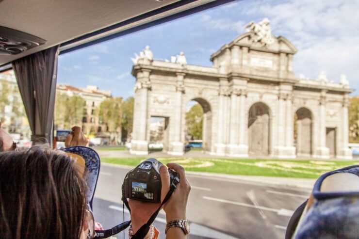 Madrid: 4-Hour Bus Tour With Royal Palace Admission - Tour Itinerary