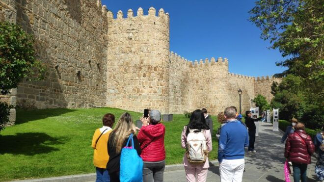 Madrid: Avila and Segovia Day Trip With Tickets to Monuments - Customer Reviews