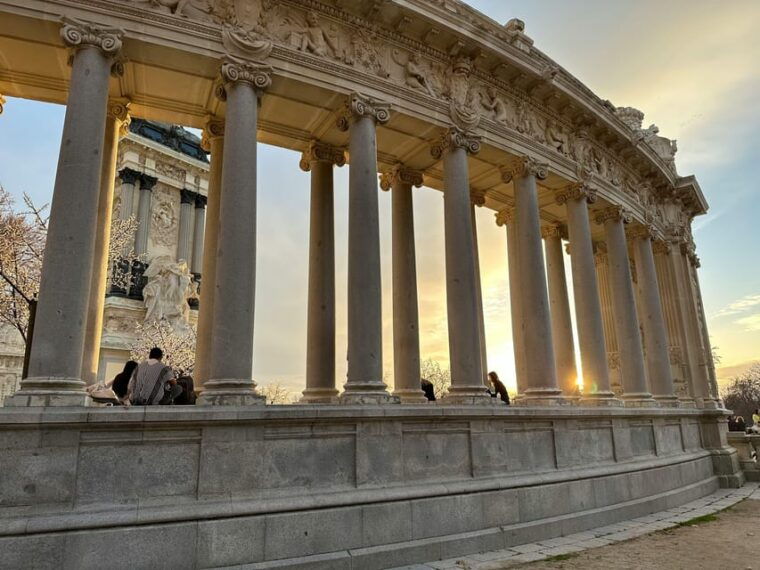 Madrid Bike Tour With Churros Plus Ham & Wine Tasting Option - Churros and Hot Chocolate Experience