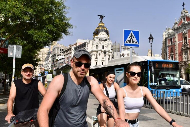Madrid by Bike + Photoshooting - Tour Features