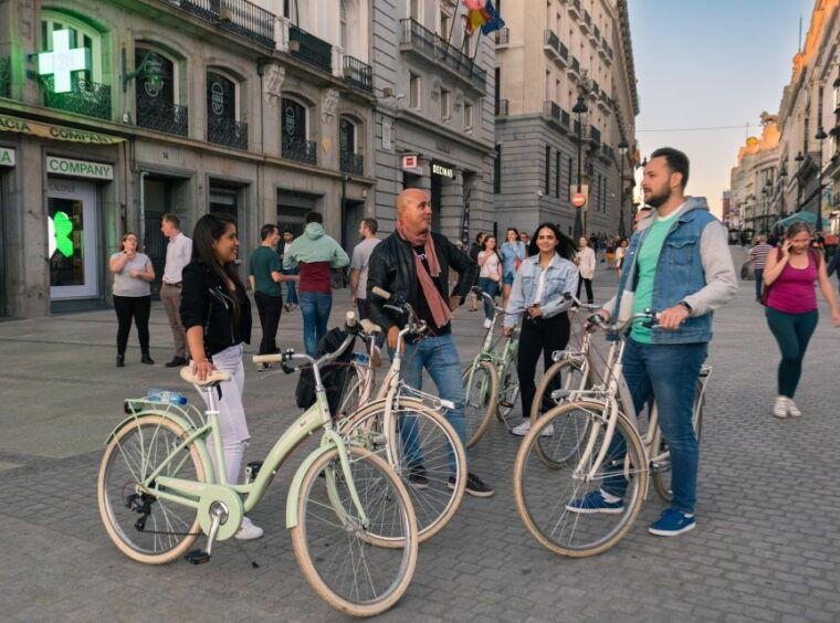 Madrid by Night: Vintage Bike Tour Highlights/Optional Tapas - Capturing Stunning Twilight and Night Photos