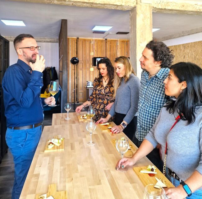 Madrid: Cheese Tasting With Wine Pairing. - Location and Accessibility