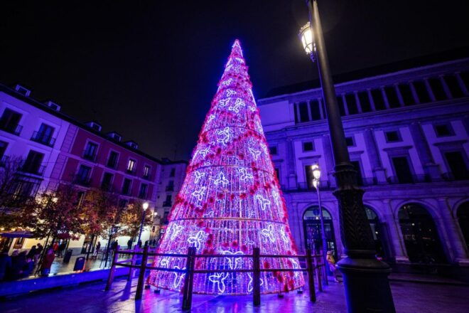 Madrid: Christmas Lights Tour by Open-Top Double Decker Bus - Common Questions