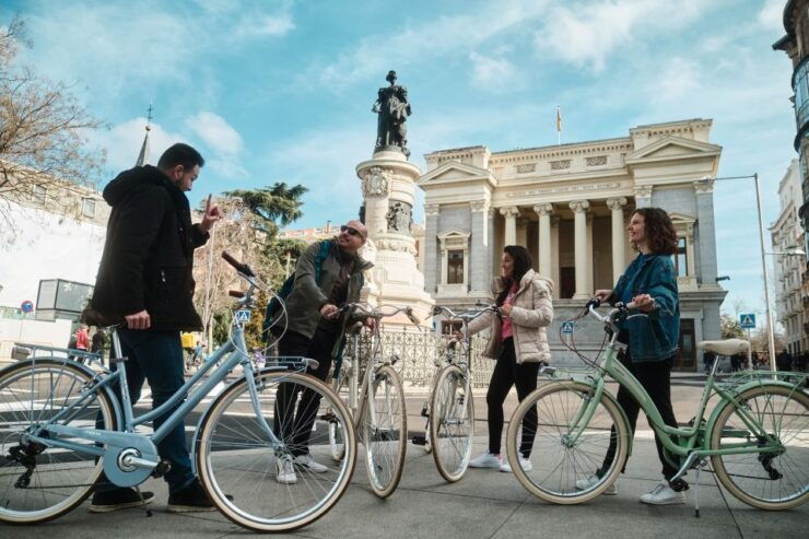 Madrid: City Highlights Guided Vintage Bike Tour - Activity Details