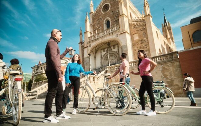 Madrid: City Highlights Guided Vintage Bike Tour - Inclusions