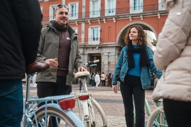 Madrid: City Highlights Guided Vintage Bike Tour - Directions
