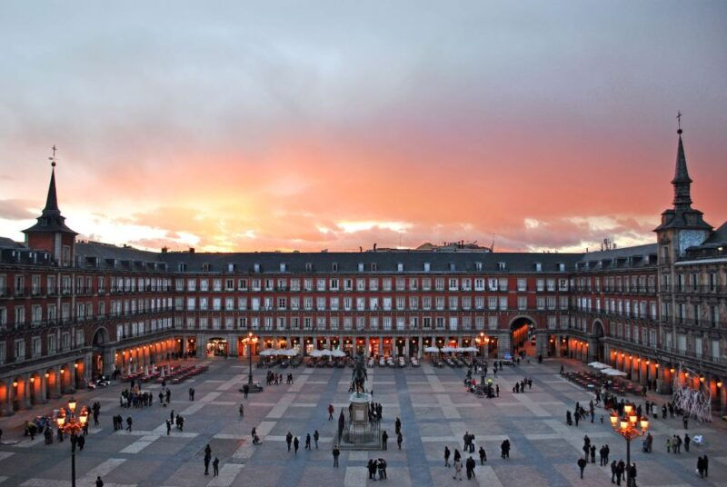 Madrid: City Highlights Guided Walking Tour - Itinerary Highlights