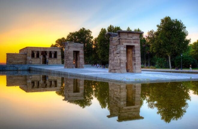 Madrid: City Highlights Guided Walking Tour - Tour Experience