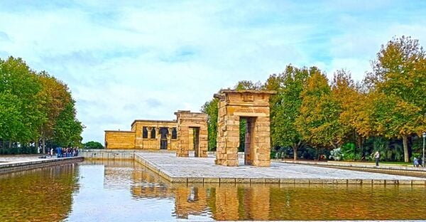 Madrid: City Highlights Guided Walking Tour - Guided Walking Tour