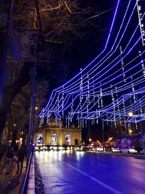 Madrid City Highlights Tuk-Tuk Tour w/pick up included! - FAQs