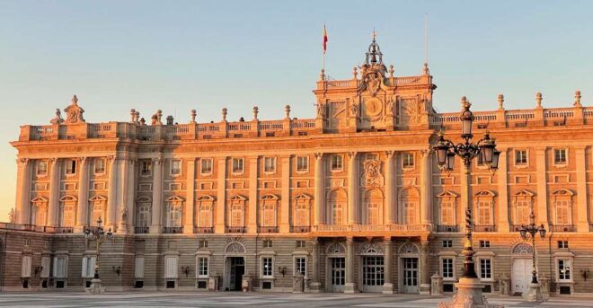 Madrid: City Walking Tour & Royal Palace Skip-the-Line Tour - Tour Itinerary