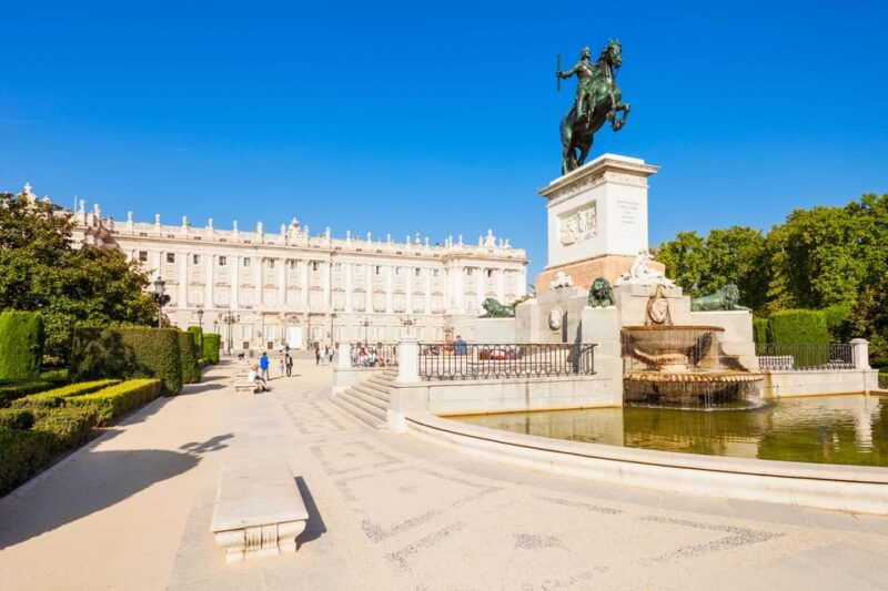 Madrid Contrasts Tour and Guided Tour of Toledo - Itinerary Highlights