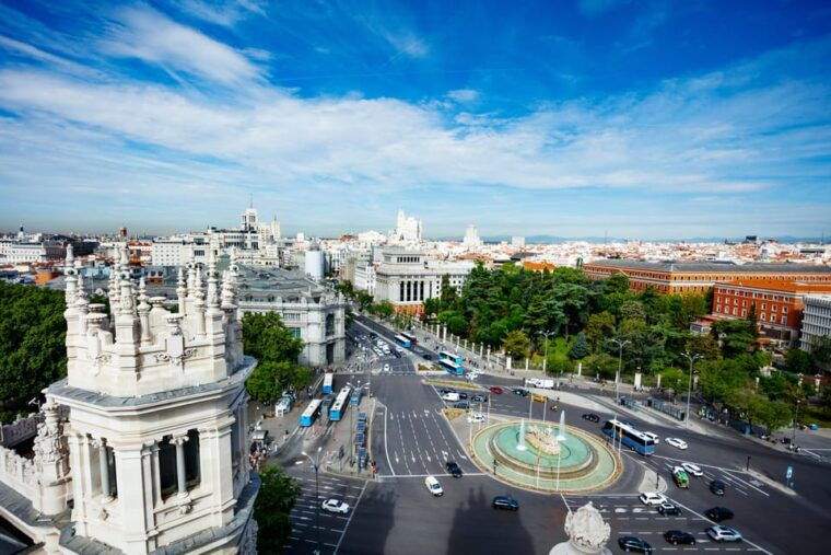 Madrid Contrasts Tour and Guided Tour of Toledo - Madrid Highlights