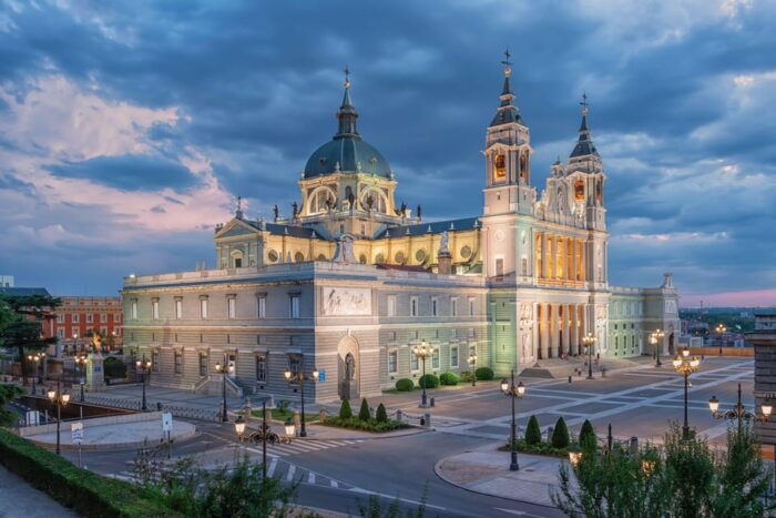 Madrid Contrasts Tour and Guided Tour of Toledo - Frequently Asked Questions