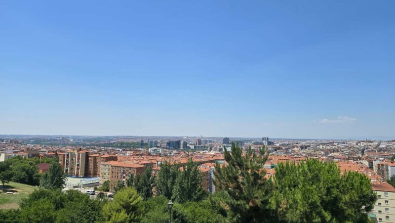 Madrid Contrasts Tour: Guided Bus and Walking Tour - An In-Depth Look at the Madrid Contrasts Tour