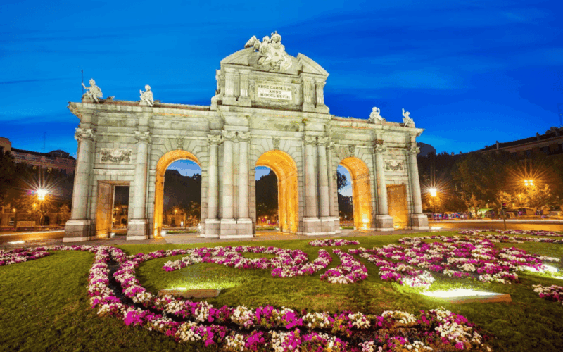 Madrid: Discover the Magic of This City by Tuk Tuk - Exploring the Vibrant Puerta Del Sol and Casa De Correos