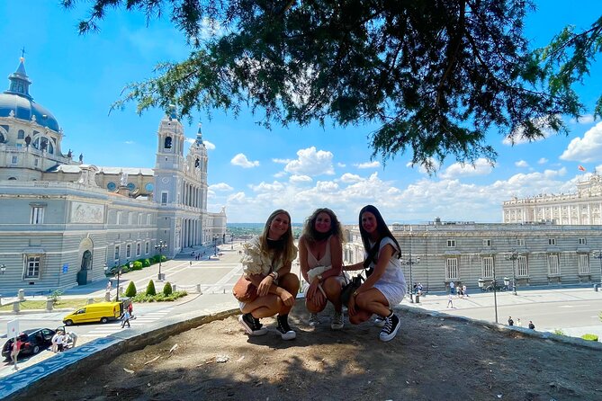 Madrid Essential: Historic Center, Plaza Mayor & Royal Palace - Common Questions