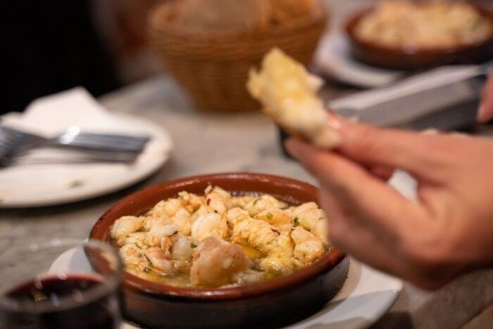Madrid: Evening Tapas Tour With 5 Delicious Stops & Drinks - What to Bring and Wear