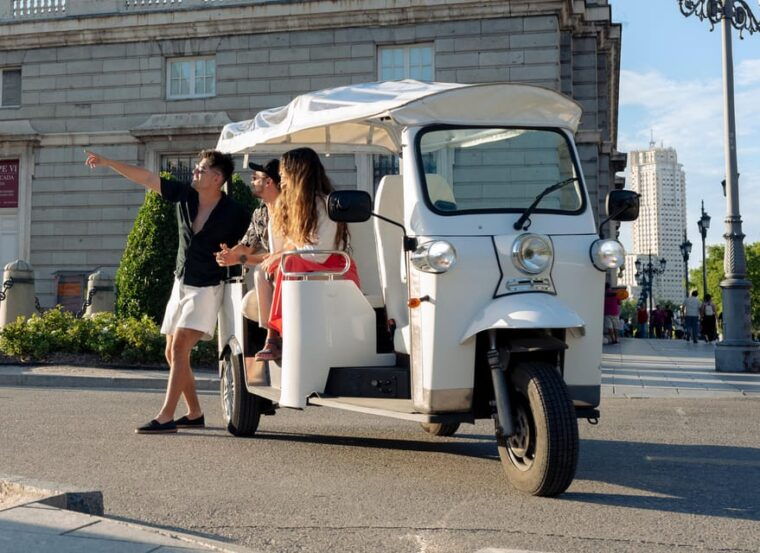 Madrid: Exclusive Panoramic Views in Tuk Tuk - Admire the Grandeur of Plaza De Cibeles
