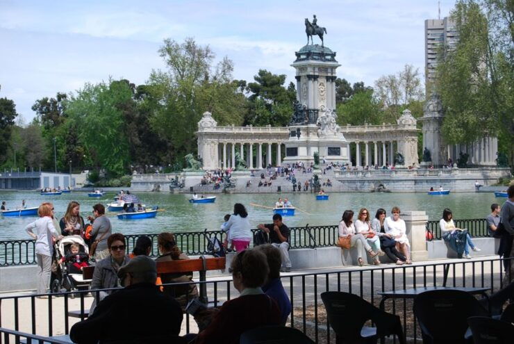Madrid: Full-Day Private History and Legends Walking Tour - Tour Duration and Guide Details