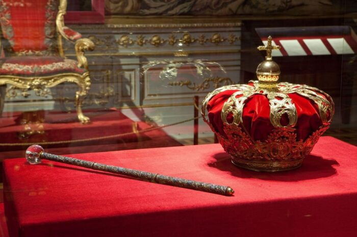 Madrid: Guided Tour of the Royal Palace With Fast Access - Exploring the Royal Palace