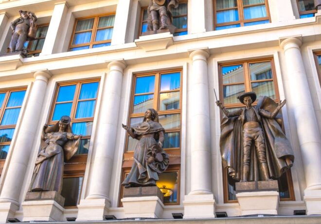 Madrid (Historical Centre) Self-Guided Tour and Sights - Experience Description