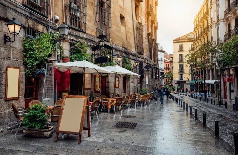 Madrid: History, Bites & Sips – An Intimate Tour Since 2018 - Plaza Mayor