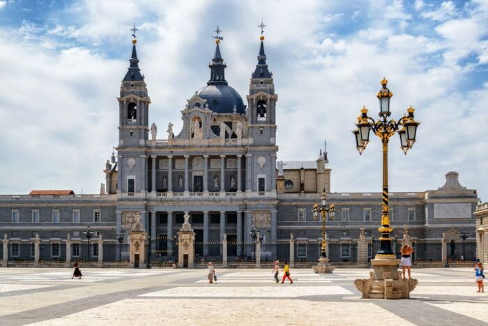 Madrid: History, Bites & Sips – An Intimate Tour Since 2018 - Plaza De La Cruz Verde