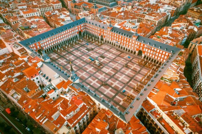 Madrid: History, Bites & Sips – An Intimate Tour Since 2018 - Local Restaurant