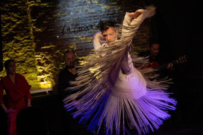 Madrid: La Cueva De Lola Flamenco Show Tickets With Drink - Discovering the Heart of Madrids La Latina Neighborhood