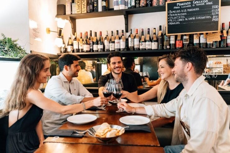 Madrid: Local Tapas and Wine Tour With Drinks & Views - Experience the Vibrant Districts of Madrid