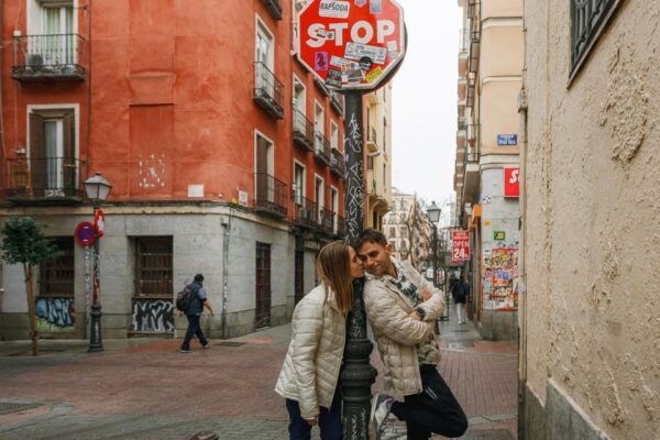 Madrid Love Story: Photography Session for Couples - Frequently Asked Questions