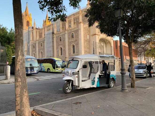 Madrid: Make Your Own 60 Minutes Tuk Tuk Tour - Knowledgeable Driver Commentary