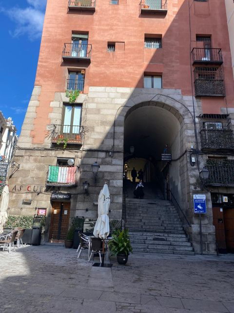 Madrid: Monastery of Descalzas Reales and Walking Tour - Booking Details for the Tour