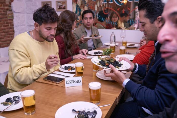 Madrid: Not Just Another Tapas & Wine Tour - Visiting Iconic Landmarks