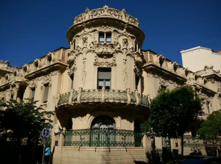 Madrid: Off The Beaten Path Private Walking Tour - Accessibility and Group Information