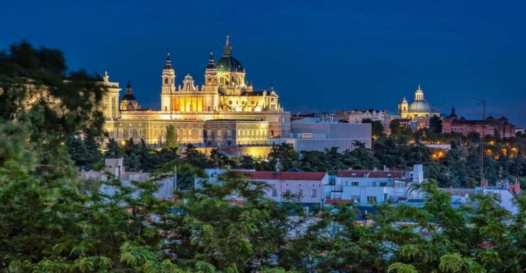 Madrid: Old Town Guided Walking Tour - Tour Experience Highlights