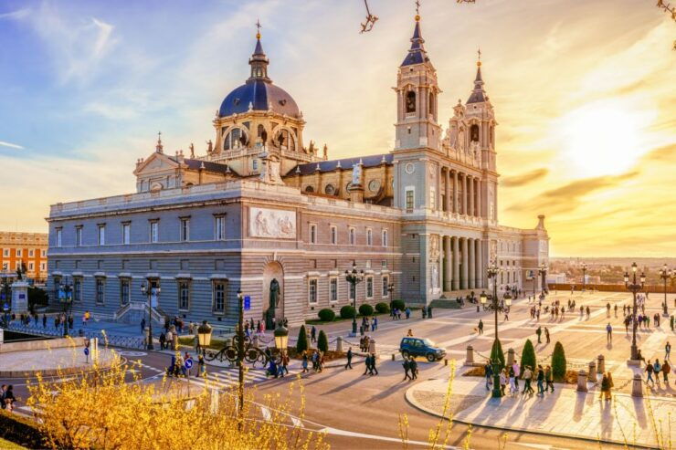 Madrid Old Town Highlights Self-Guided Scavenger Hunt & Tour - Experience Highlights