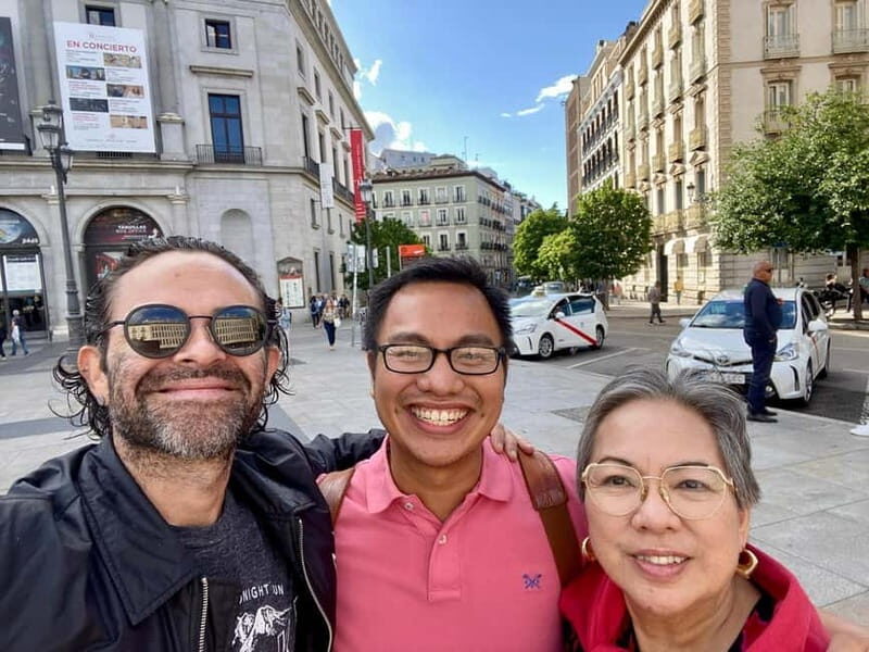 Madrid: Old Town Tour with Tapas Break - The Experience of the Guides